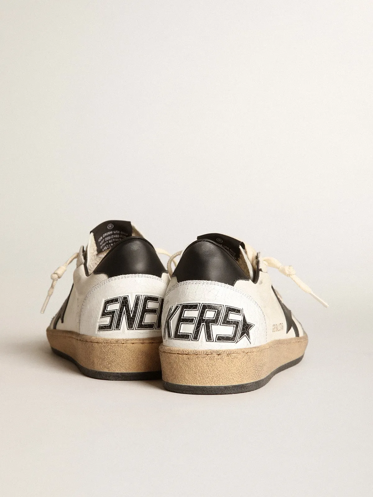 Ball Star femme en nappa avec étoile noir et contrefort noir | Golden Goose