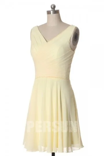 Chic robe de soirée blanche courte col en V agrémentée de sequins sur la taille