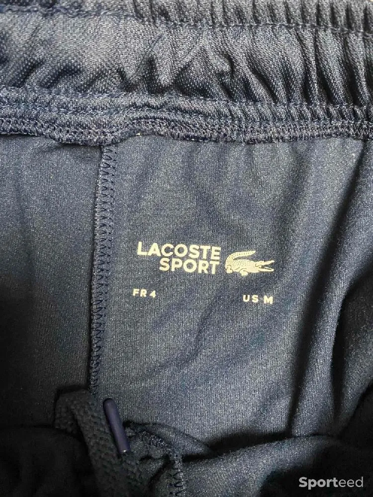 Ensemble lacoste  d'occasion Ajouté le : 16/02/2023