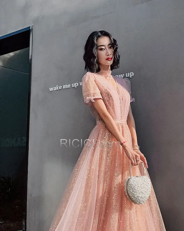 Longue Dentelle Rose Pale Robe De Bal Scintillante Paillette Dos Nu Col Haut Manche Courte Chic Robe De Soirée