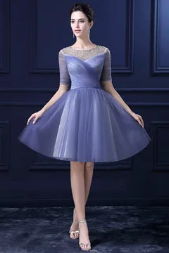 Robe de soirée courte cendrillon encolure strassé à manche courte