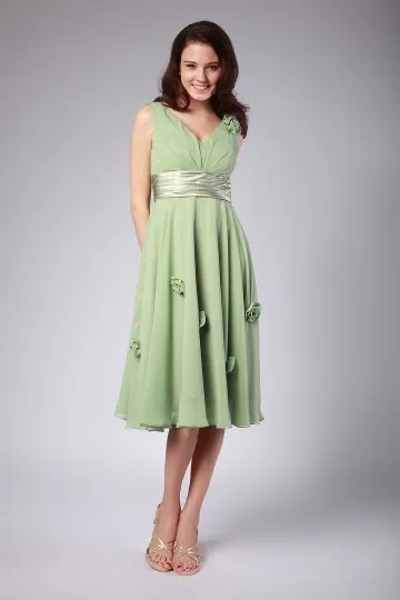 Robe de soirée courte verte pour aller à mariage orné de fleurs à la main